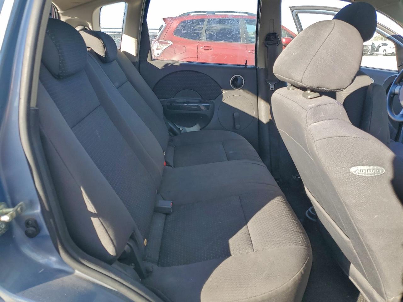 Chevrolet Aveo Base Image 10