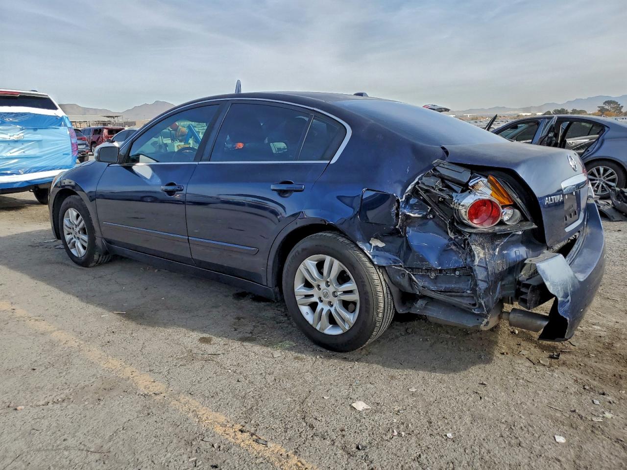 Nissan Altima Base Image 7