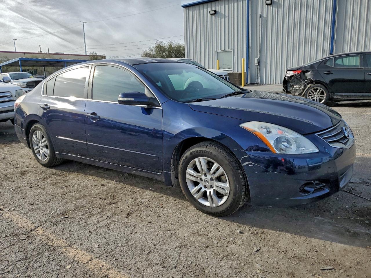 Nissan Altima Base Image 3