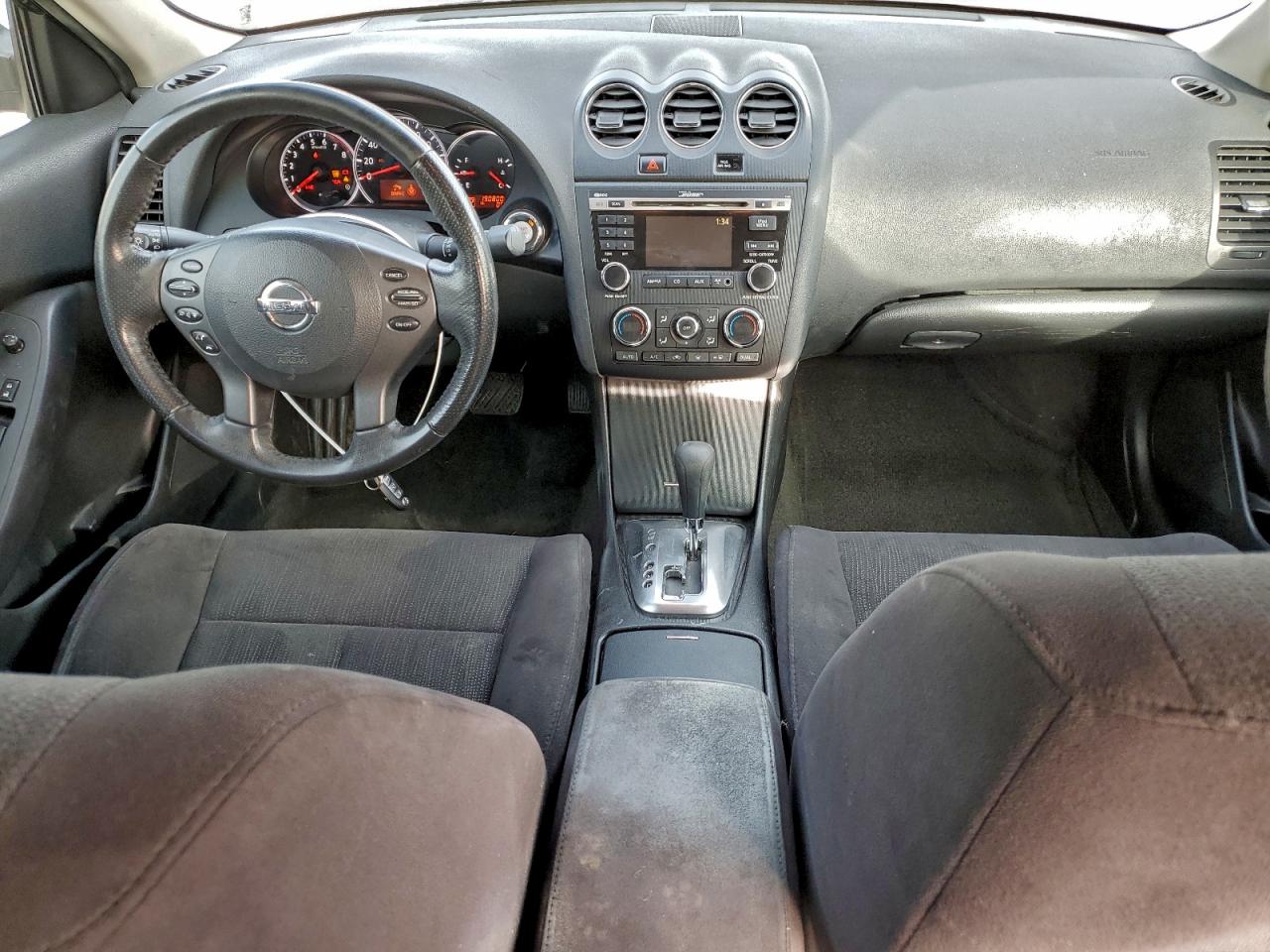 Nissan Altima Base Image 12