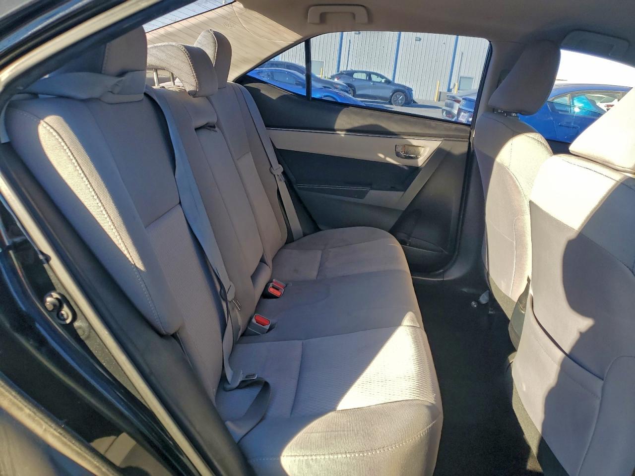 Toyota Corolla L Image 11