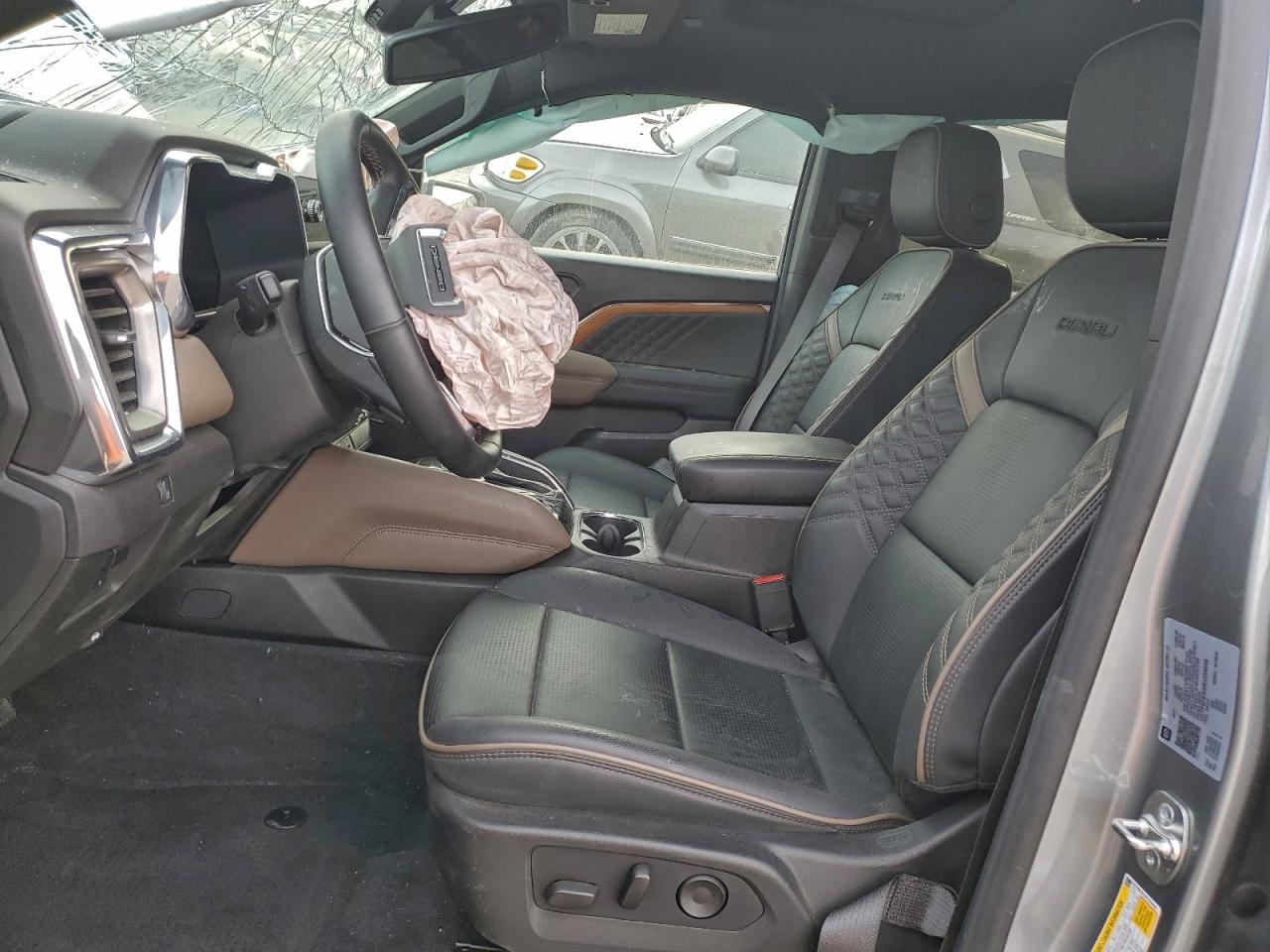 GMC Canyon Denali Image 4