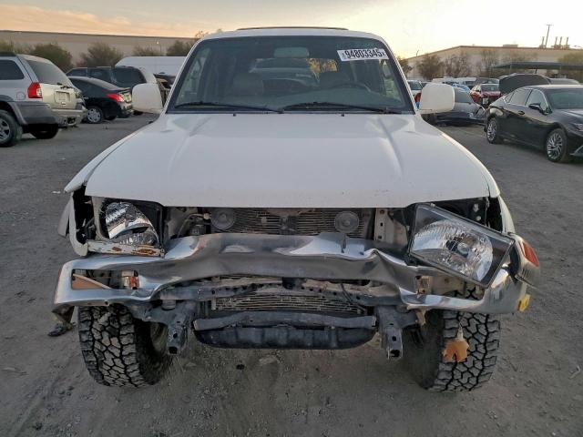 Toyota 4Runner Limited Image 3