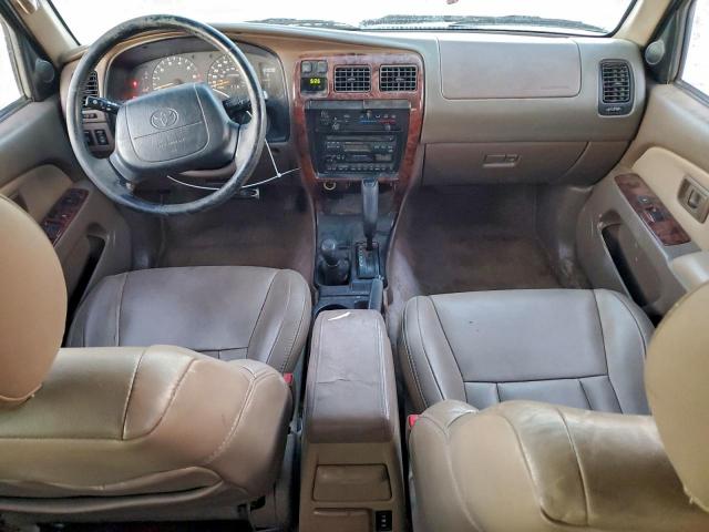 Toyota 4Runner Limited Image 8