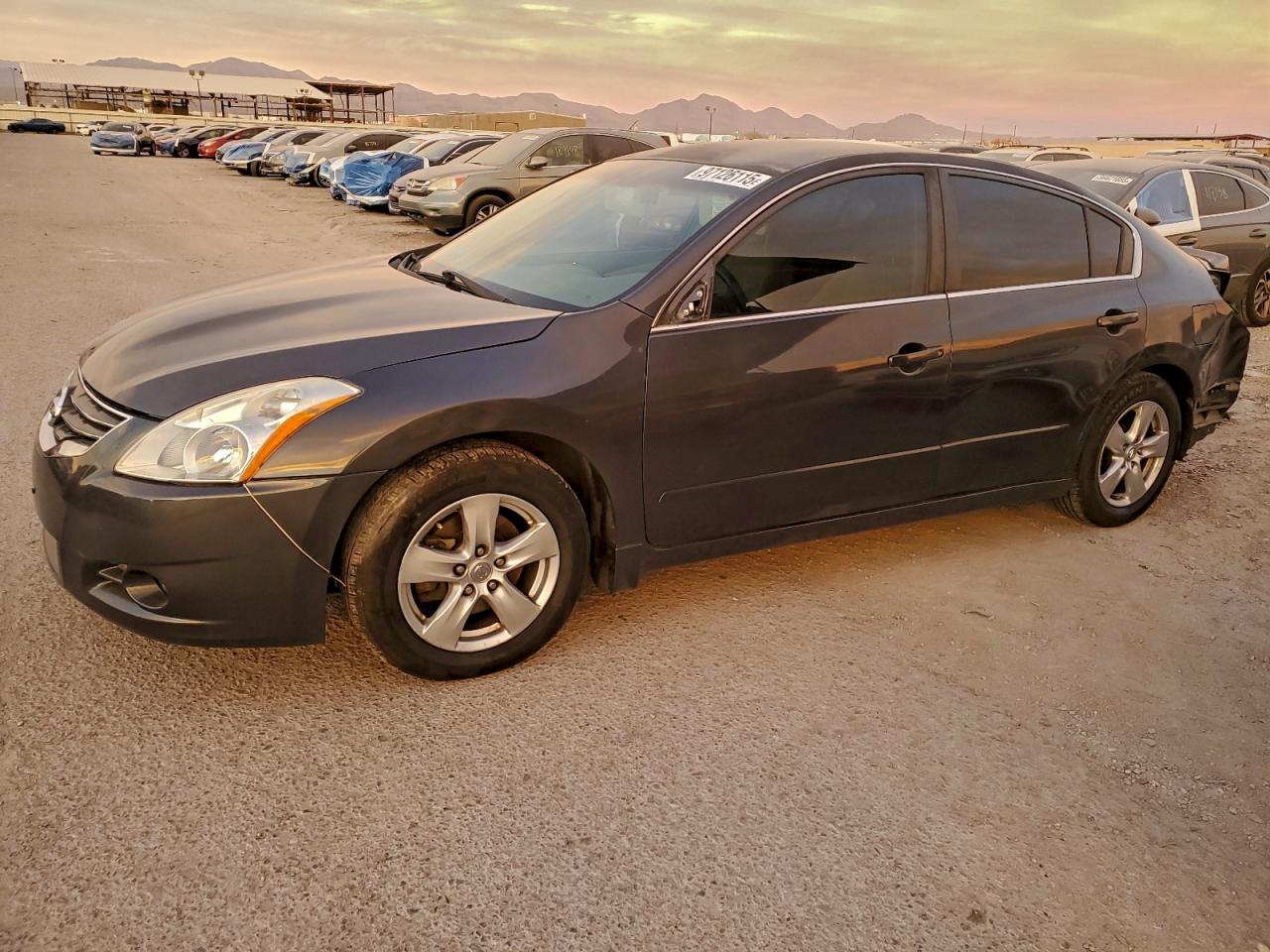 Nissan Altima Base Image 1