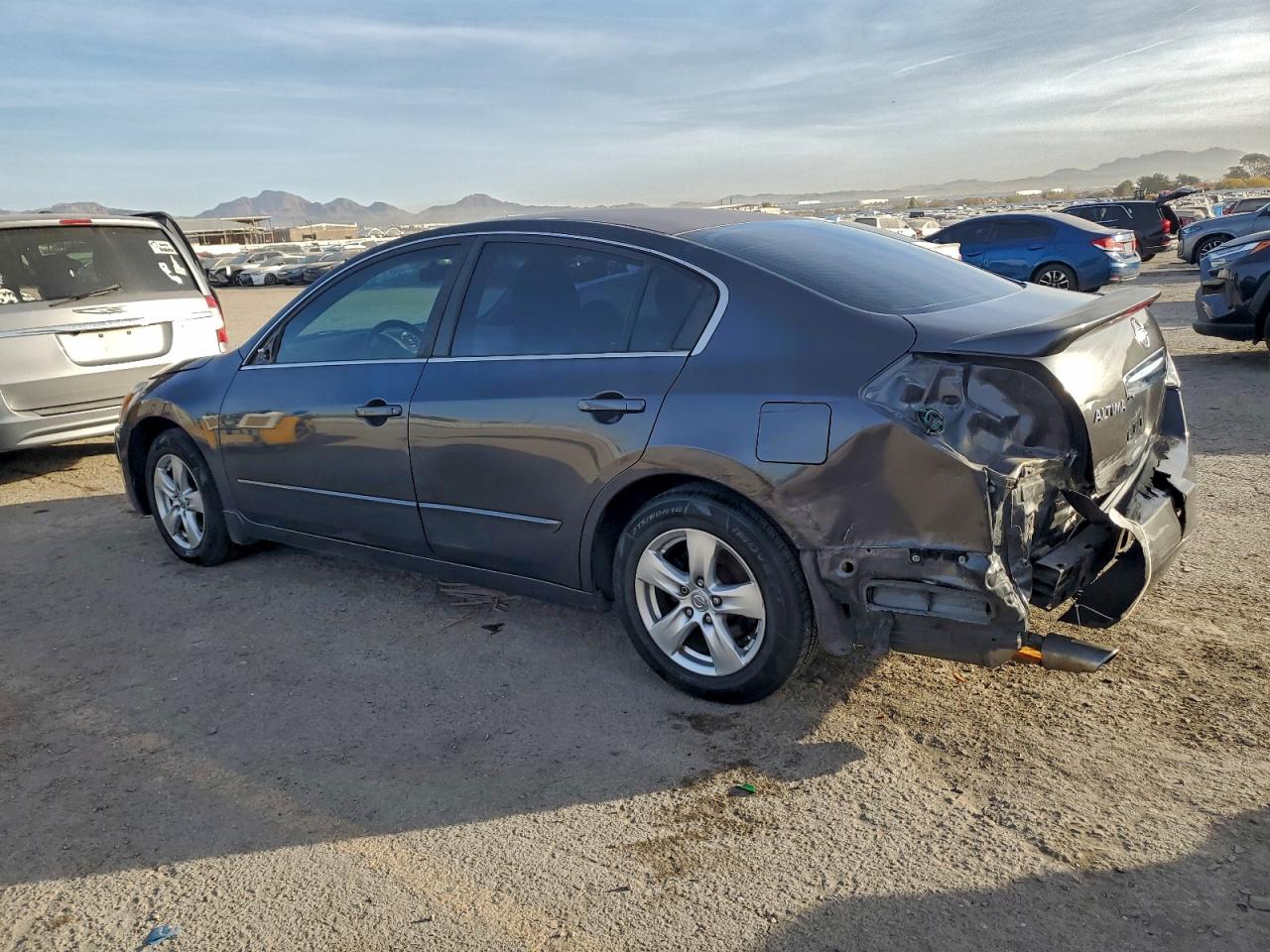 Nissan Altima Base Image 12