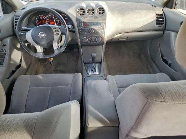 Nissan Altima Base Image 13