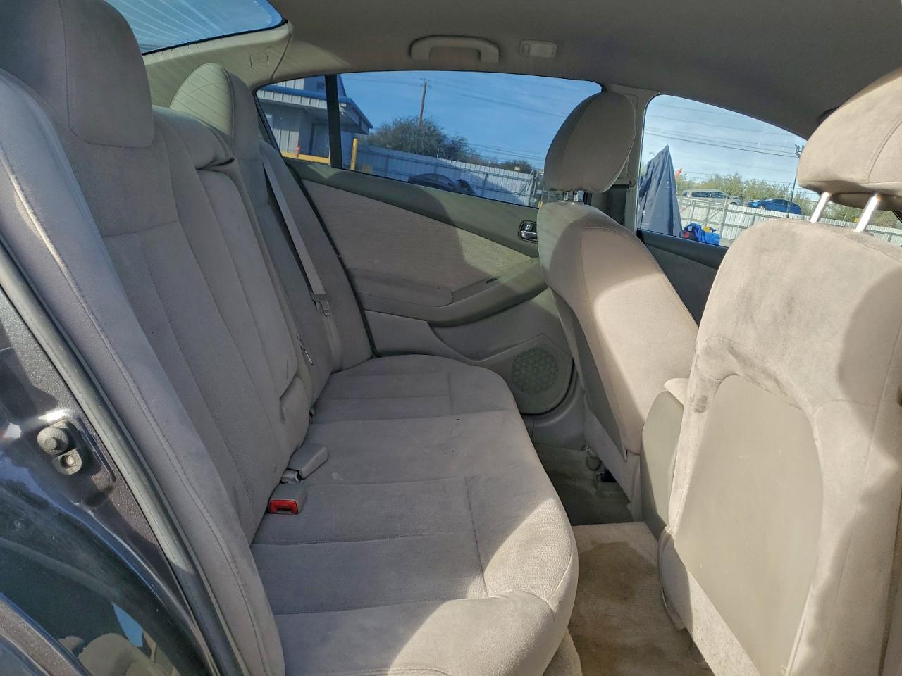 Nissan Altima Base Image 2