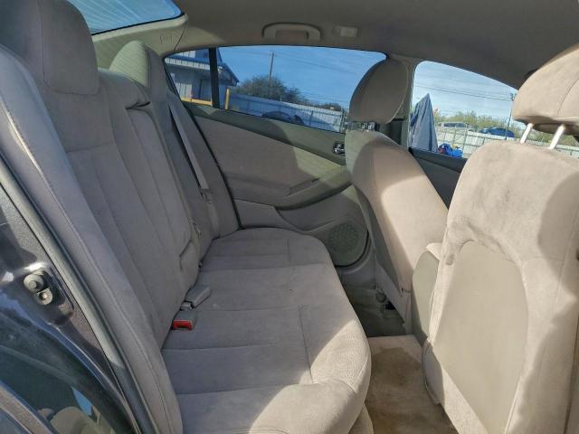 Nissan Altima Base Image 2