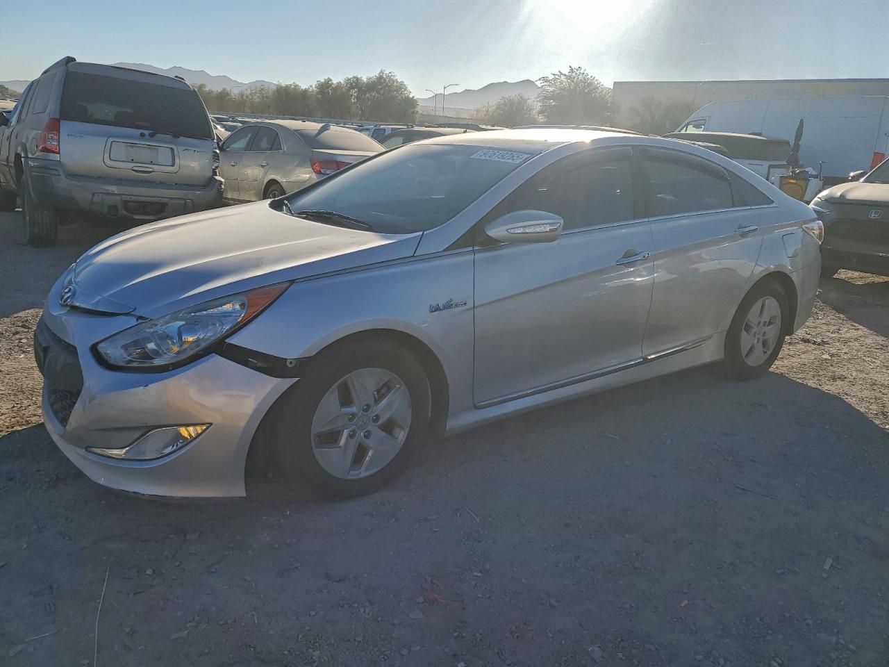 Hyundai SONATA Hybrid Image 1