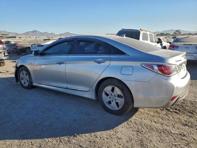 Hyundai SONATA Hybrid Image 4