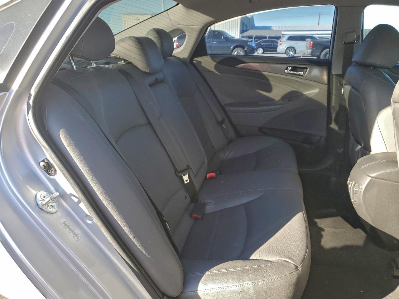 Hyundai SONATA Hybrid Image 11