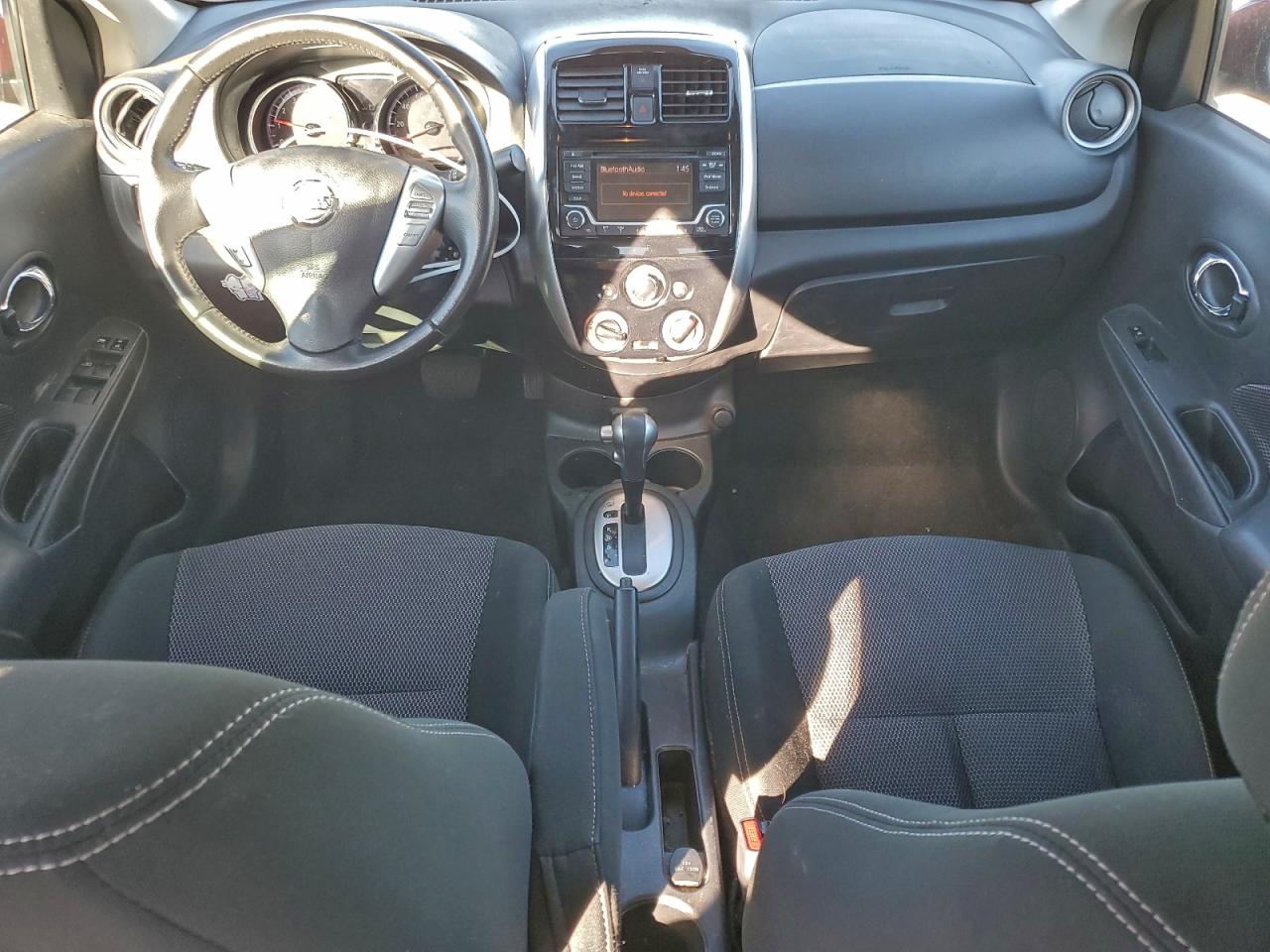 Nissan Versa S Image 10