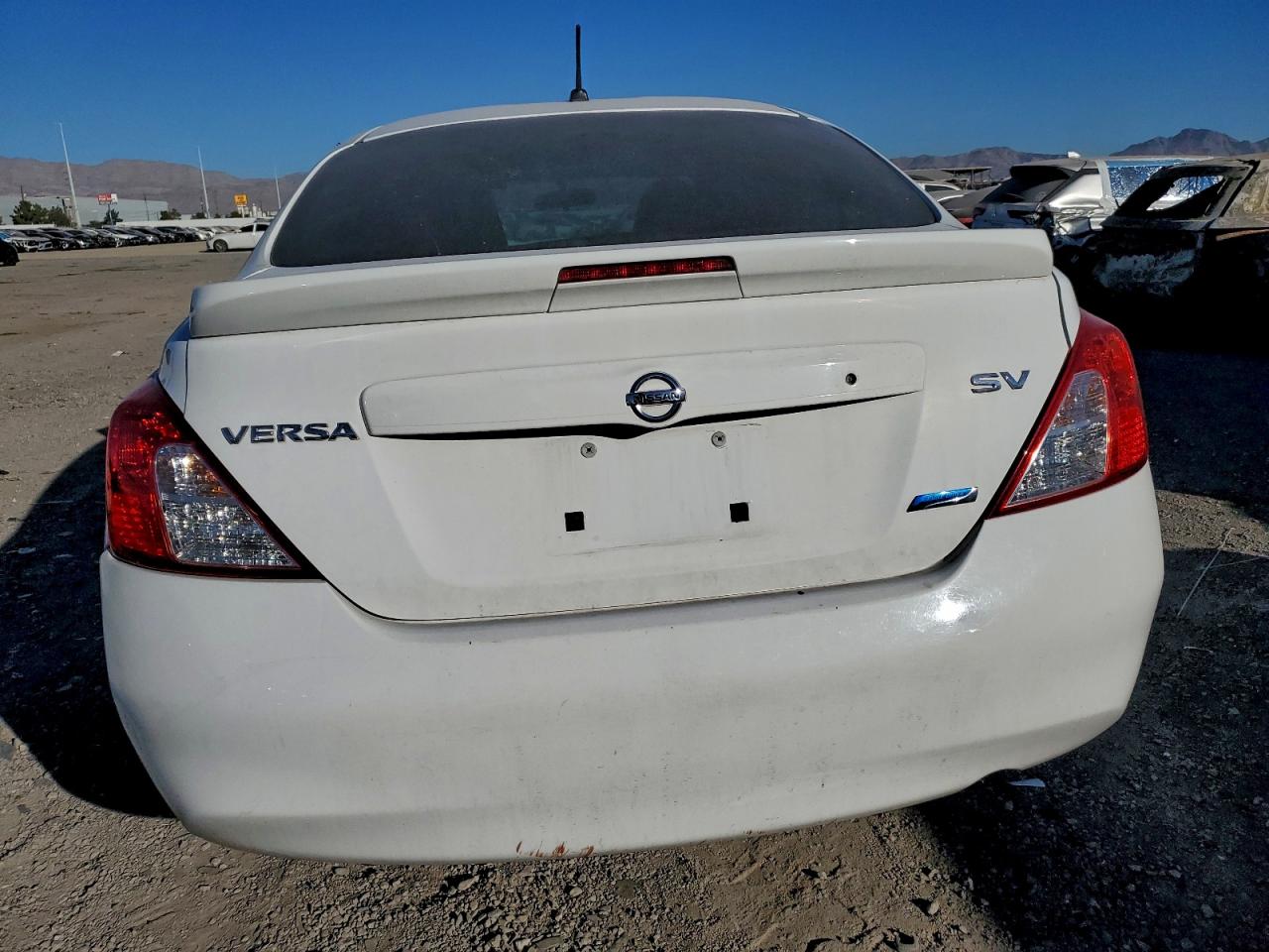 Nissan Versa S Image 3
