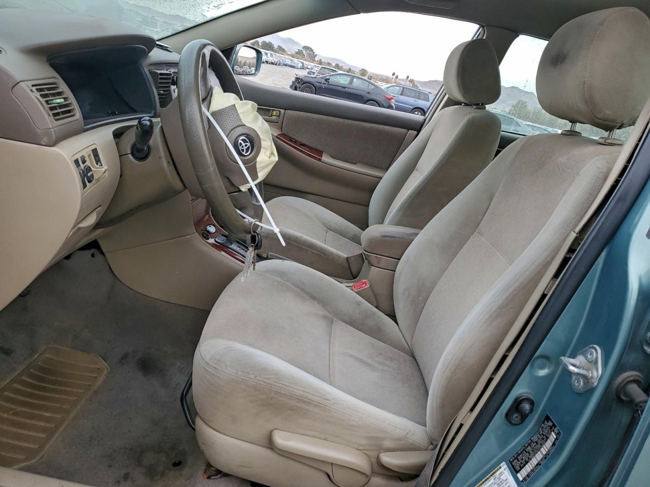 Toyota Corolla Ce Image 6