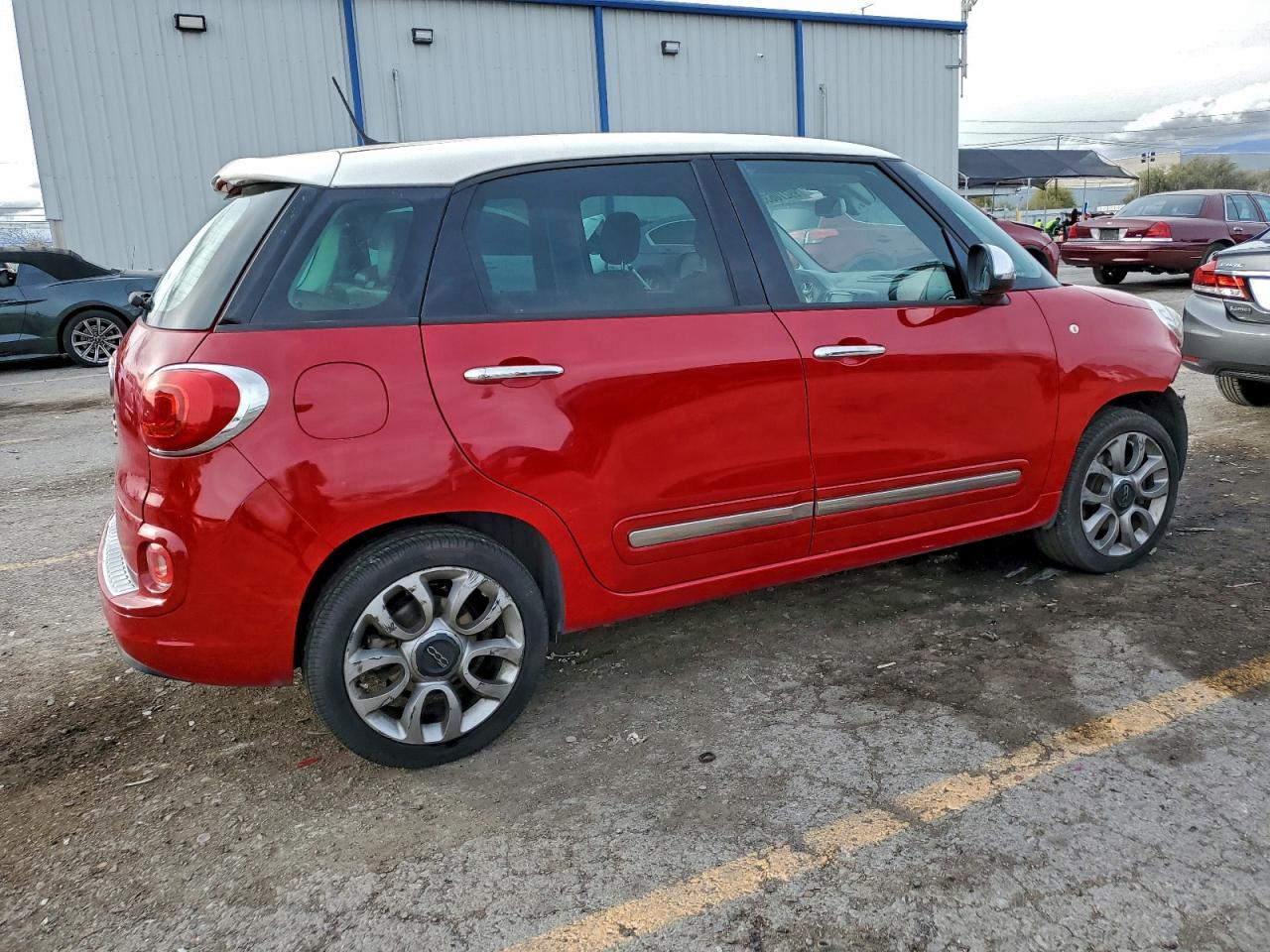 FIAT 500 Lounge Image 3