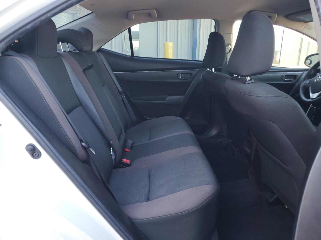 Toyota Corolla L Image 9