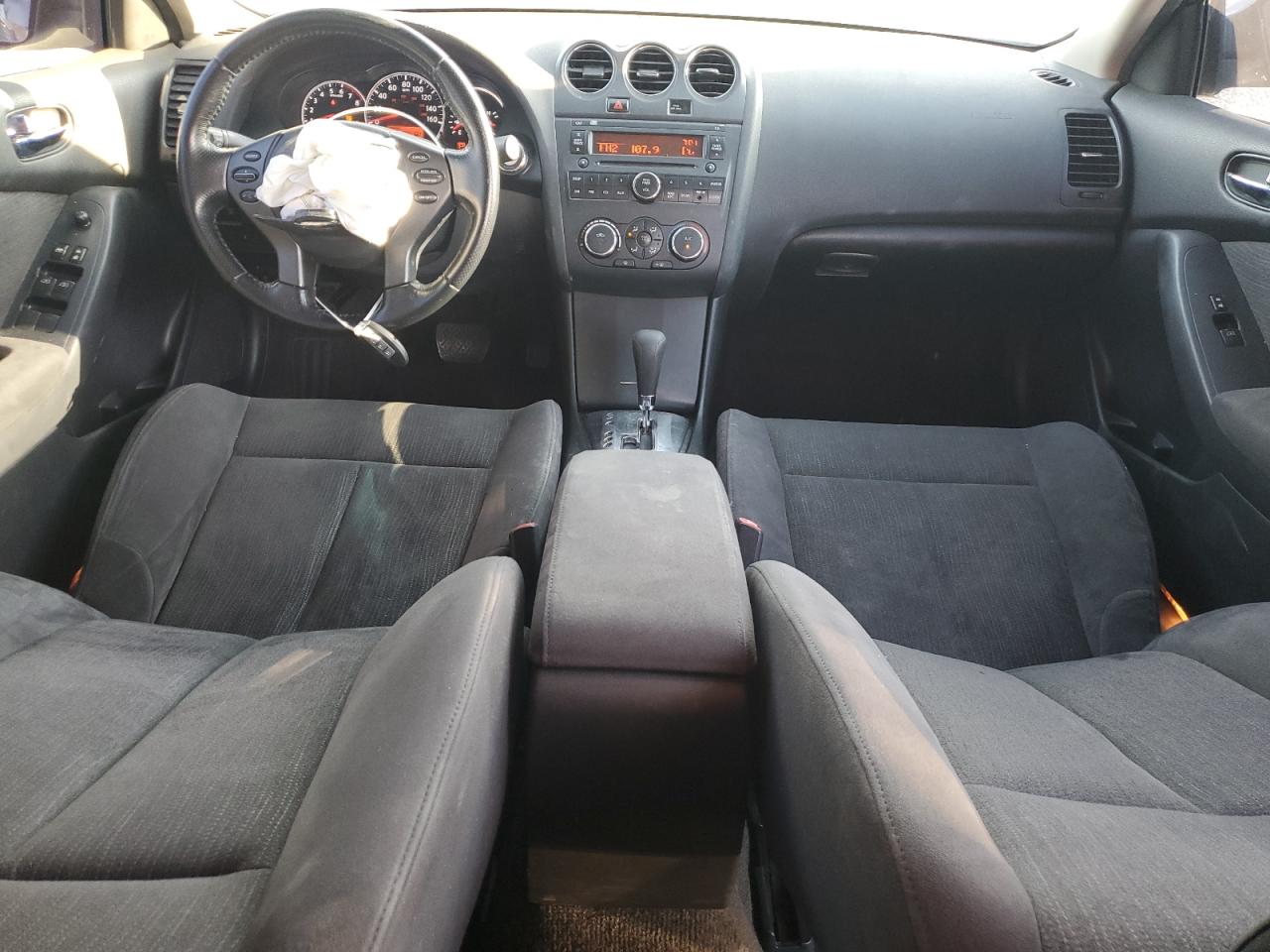 Nissan Altima Base Image 6