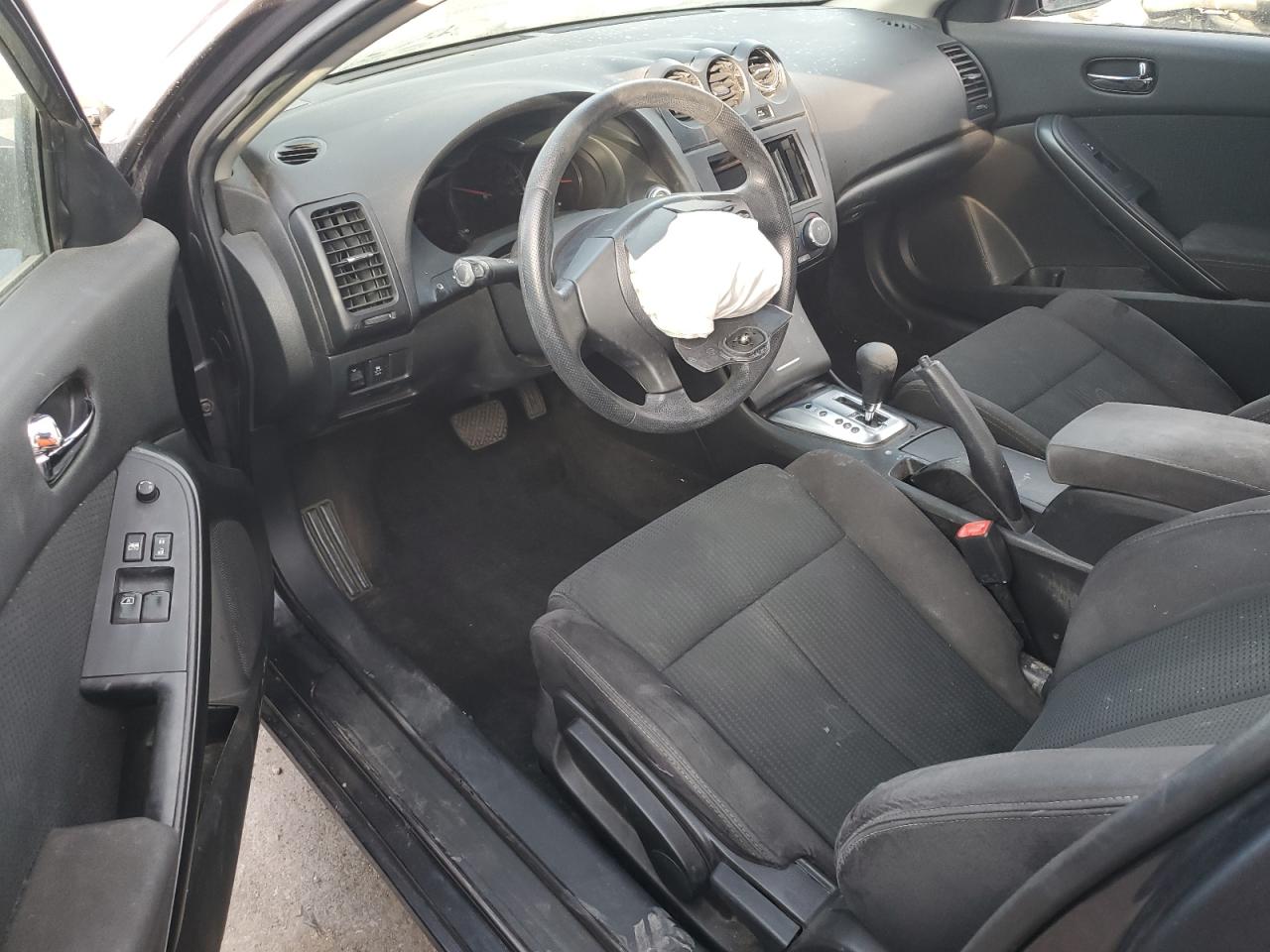 Nissan Altima S Image 4