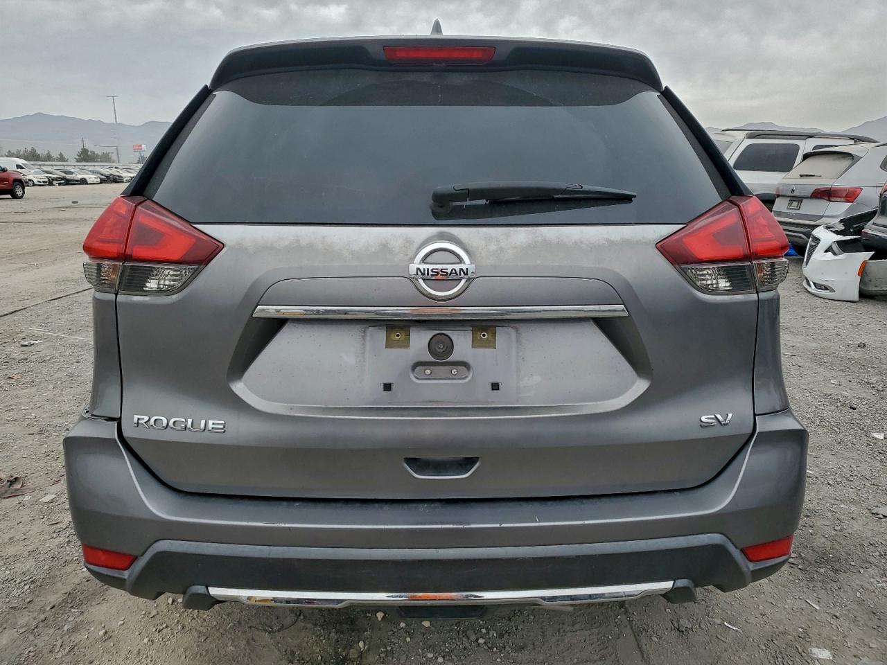 Nissan Rogue S Image 3