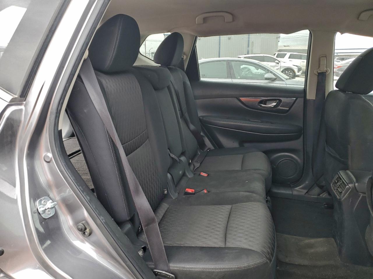 Nissan Rogue S Image 7