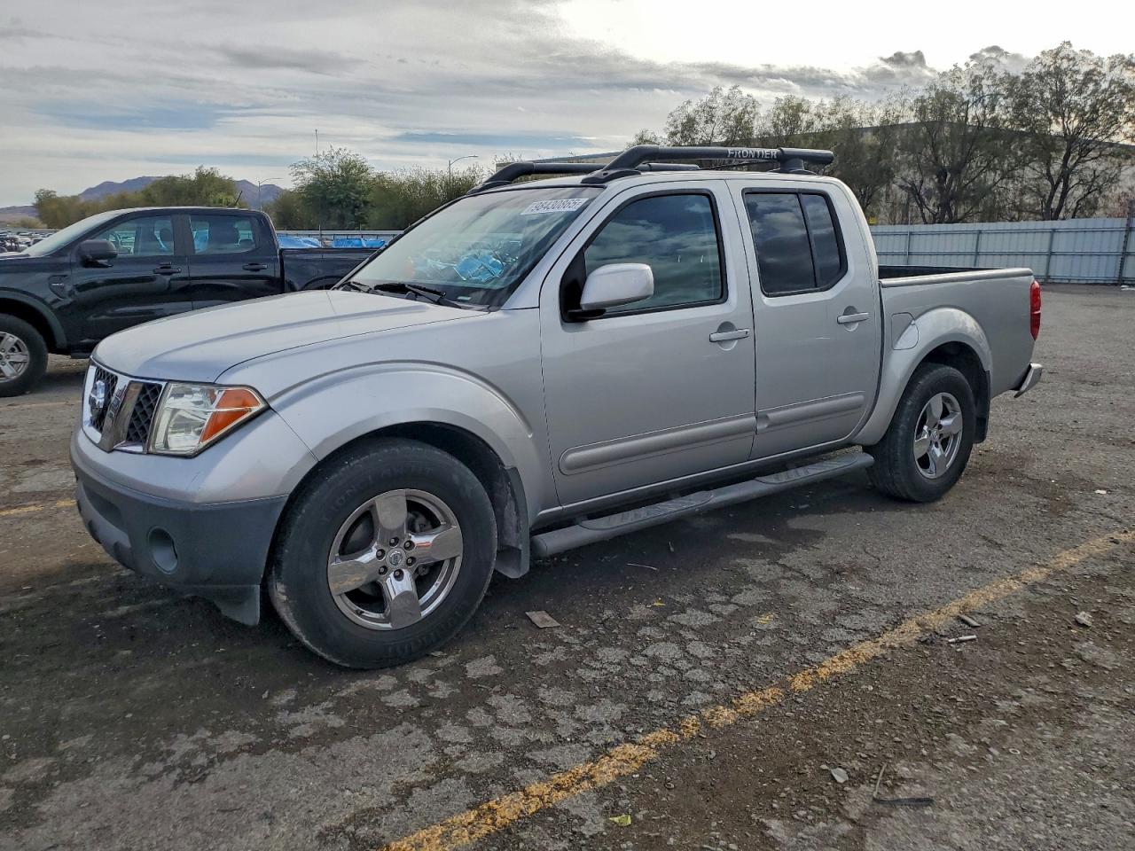 Nissan Frontier Crew Cab Le Image 1