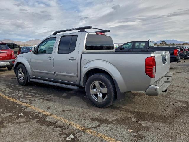 Nissan Frontier Crew Cab Le Image 3