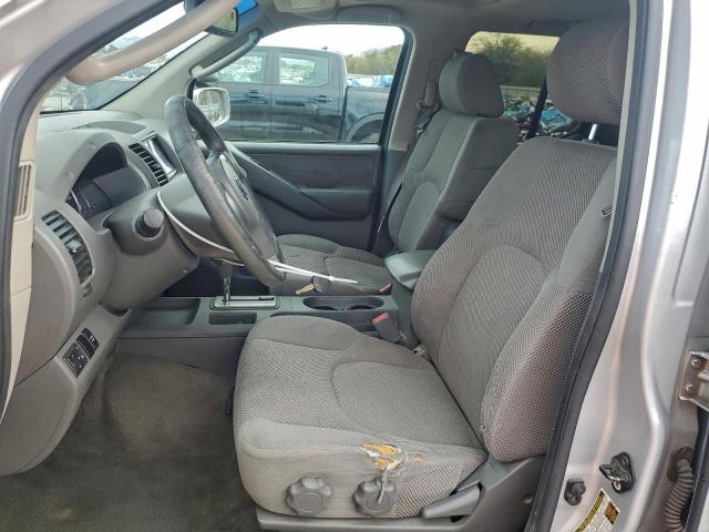 Nissan Frontier Crew Cab Le Image 7