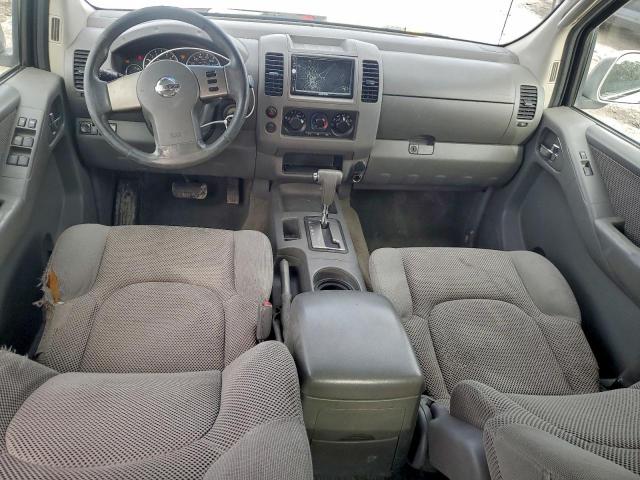 Nissan Frontier Crew Cab Le Image 5