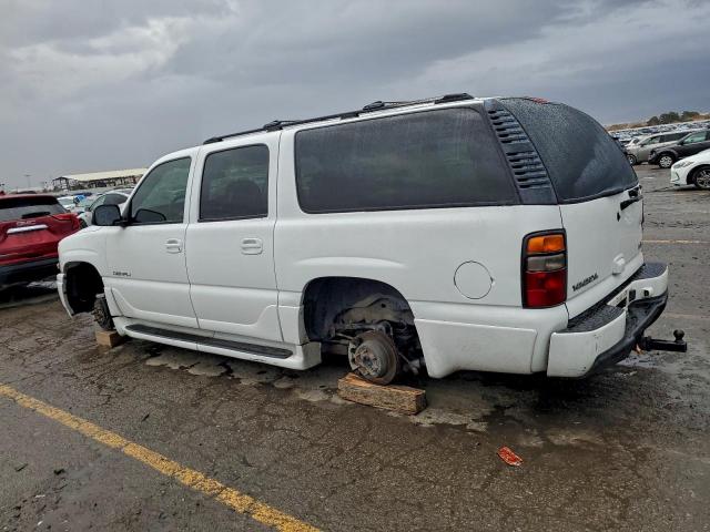 GMC Yukon Denali Image 13