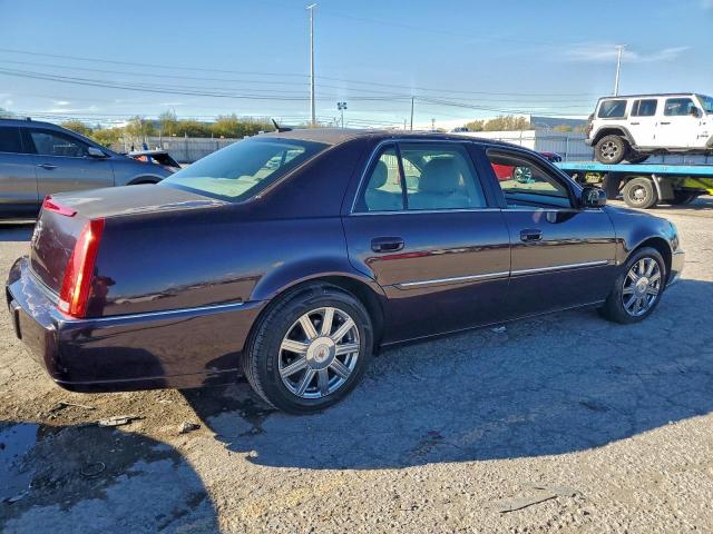 Cadillac DTS Image 2