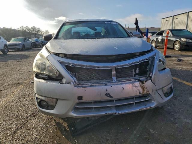 Nissan Altima 2.5 Image 3