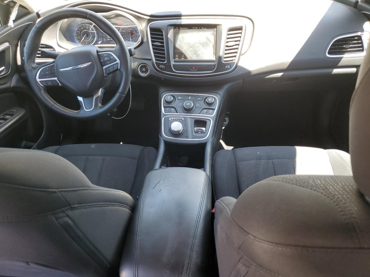 Chrysler 200 Limited Image 7