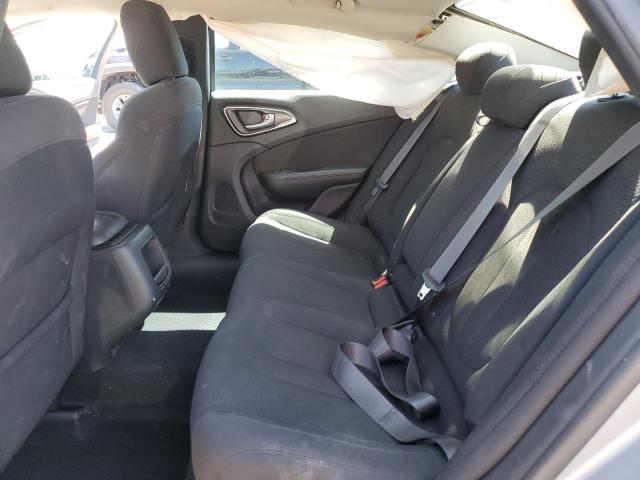 Chrysler 200 Limited Image 6