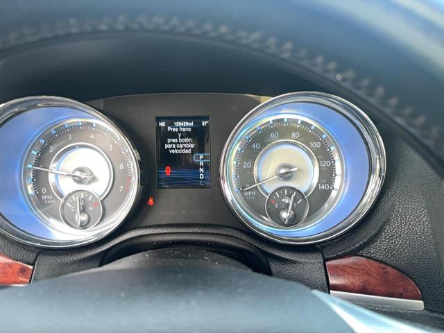 Chrysler 300 Image 9