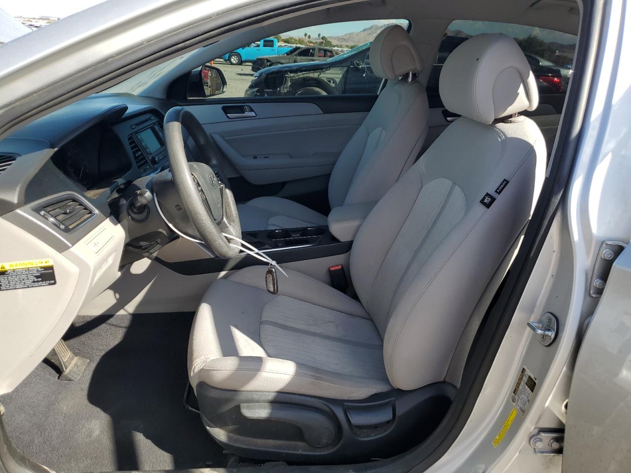 Hyundai SONATA Hybrid Image 7