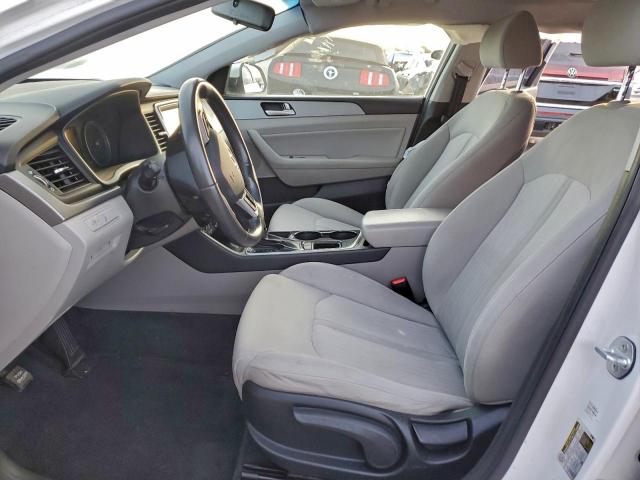 Hyundai SONATA Hybrid Image 2