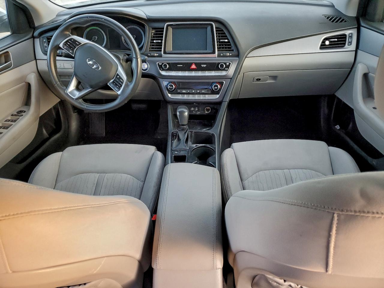 Hyundai SONATA Hybrid Image 11