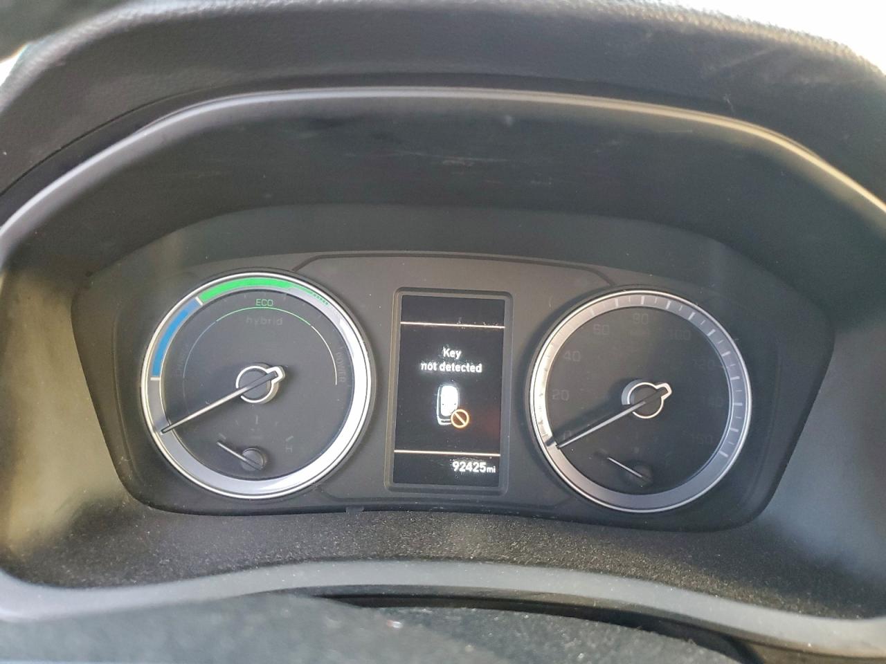 Hyundai SONATA Hybrid Image 4