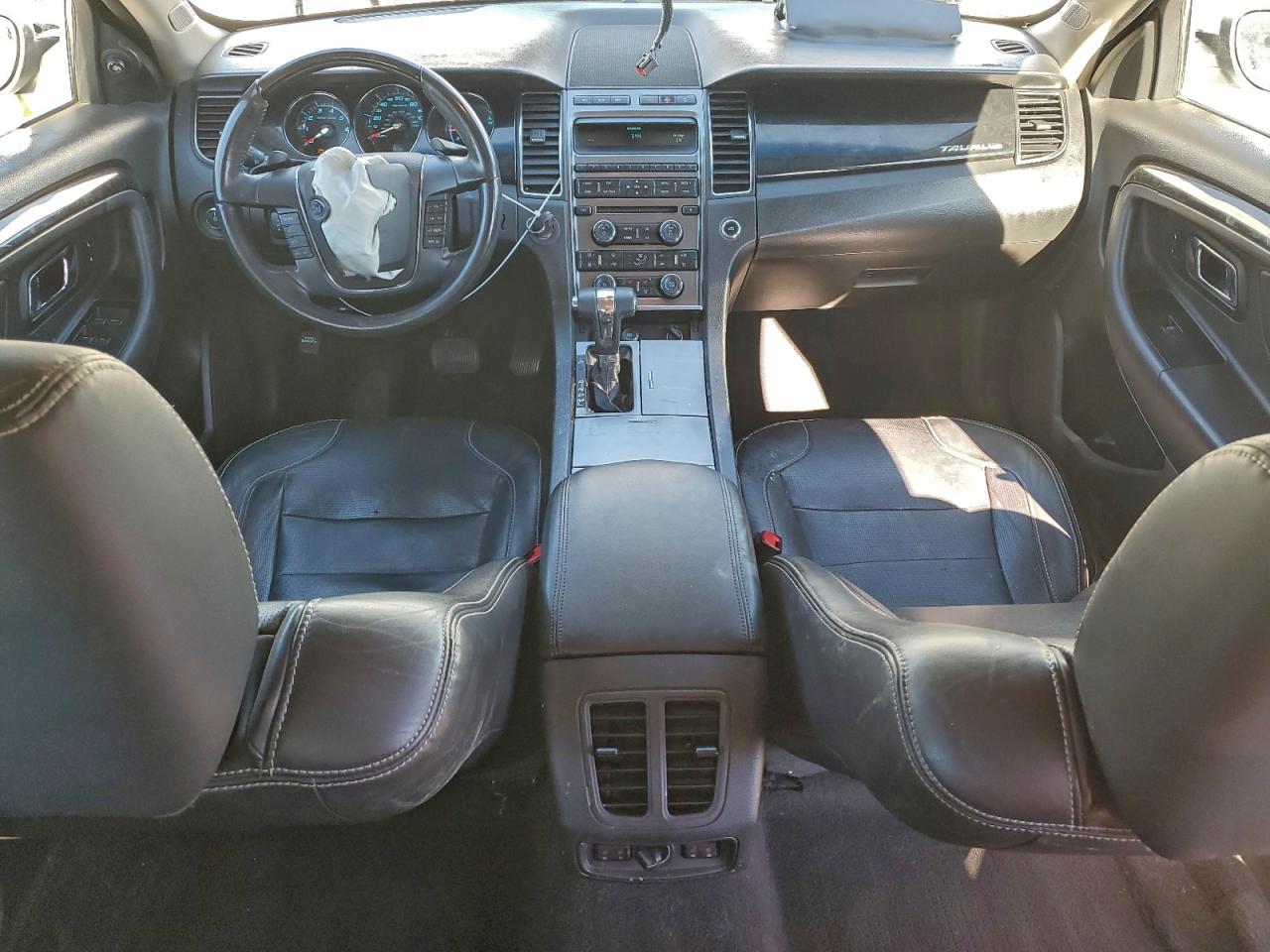 Ford Taurus Limited Image 7