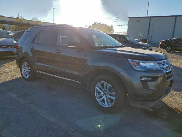 Ford Explorer Xlt Image 10