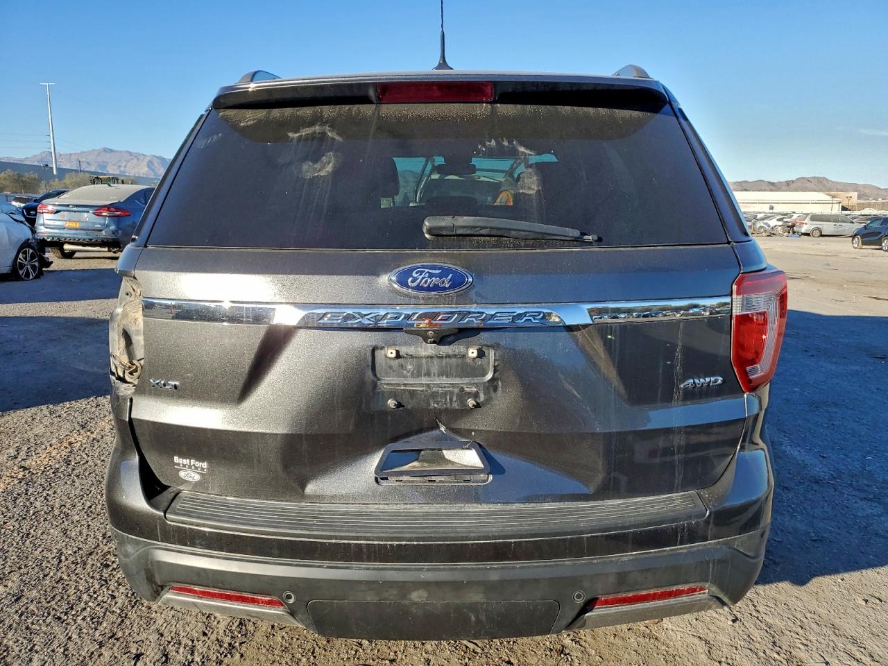 Ford Explorer Xlt Image 9