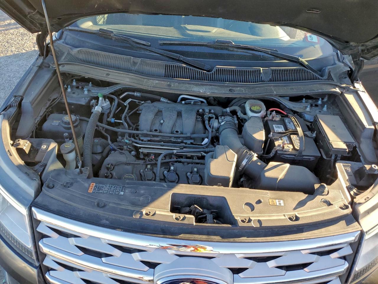 Ford Explorer Xlt Image 4