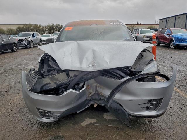 Tesla Model X Image 9