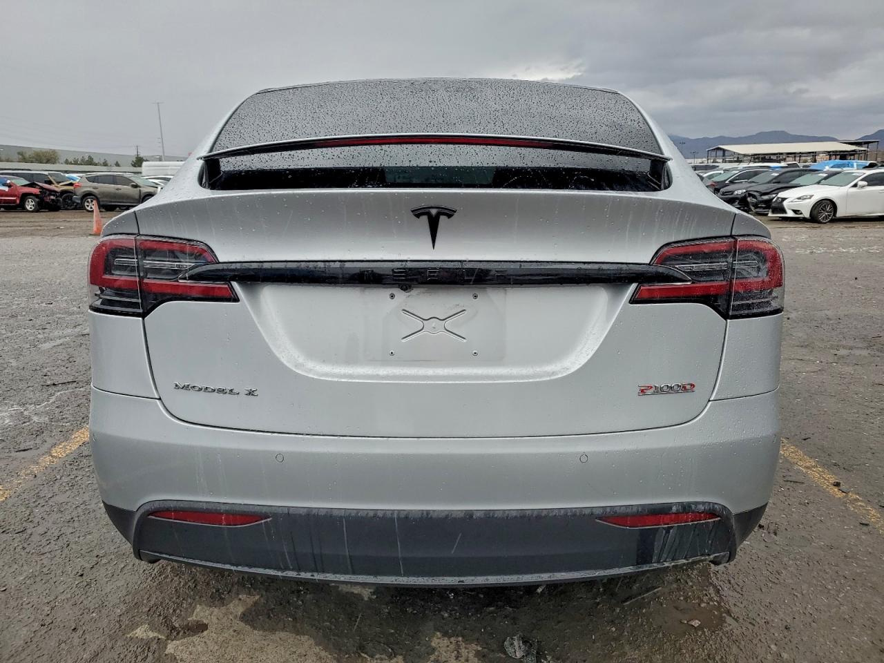 Tesla Model X Image 11