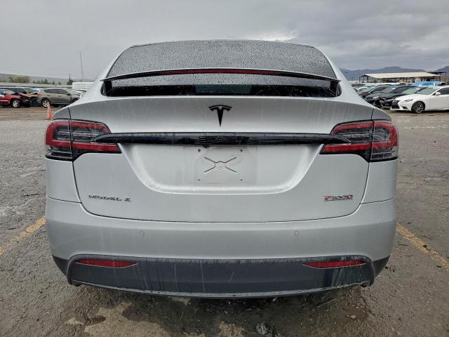 Tesla Model X Image 11