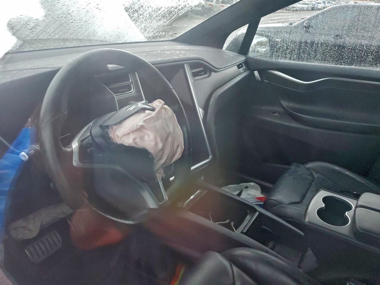 Tesla Model X Image 12