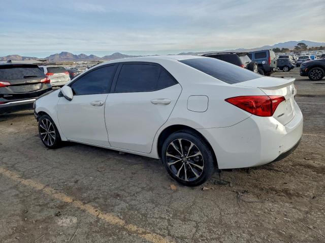 Toyota Corolla L Image 2