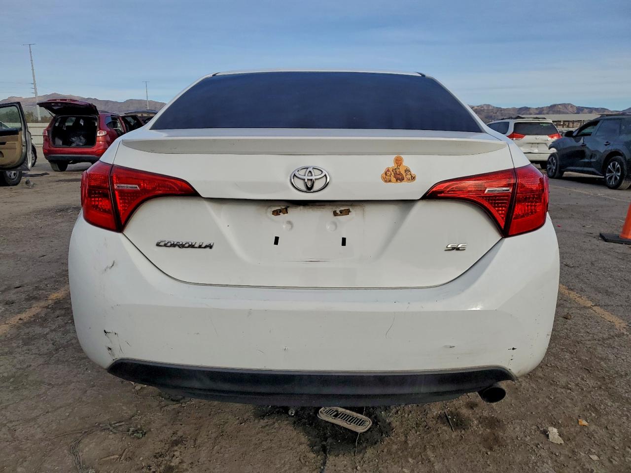 Toyota Corolla L Image 8