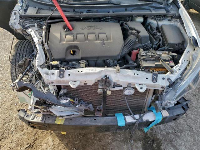 Toyota Corolla L Image 12